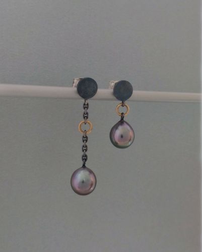 Assymetrical Earrings with Tahitian Pearls