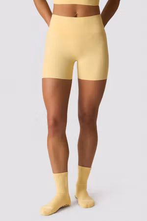 Nimble Midi Shorts Blekningsgula