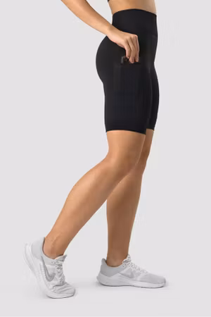 Define Seamless Pocket Biker Shorts Svarta