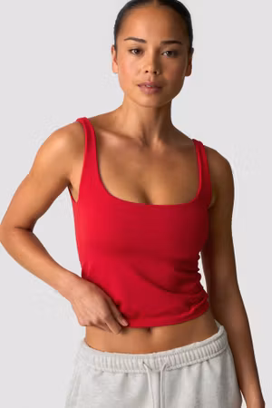 Smidig, sömlös 2-i-1-linne, röd körsbär