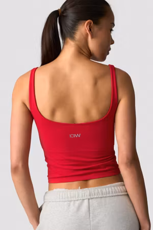 Smidig, sömlös 2-i-1-linne, röd körsbär