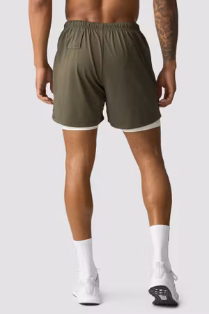 Stride 2-i-1 Shorts Herr Armégrön