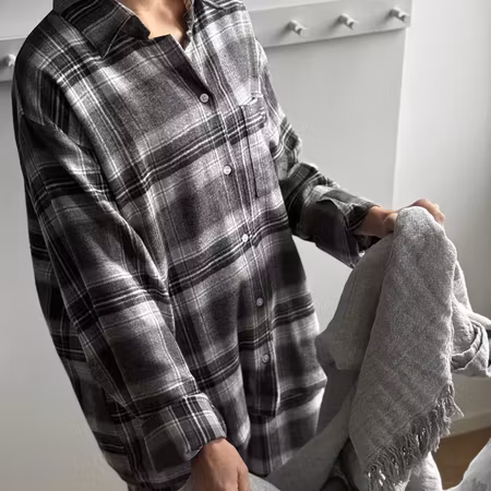 Pyjamasset Arjeplog Svart/Grå/Vit ? Flanellpyjamas i ekologisk bomull | By Wille