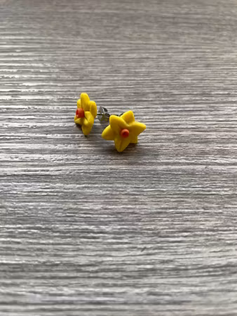 Handgjorda örhängen "Mini påskliljor"