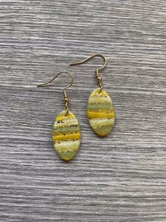 Handgjorda örhängen "Randiga ovalen"