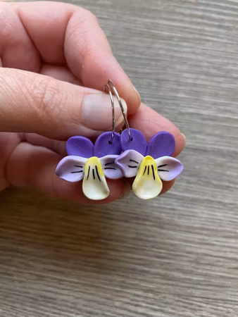 Handgjorda örhängen Creol-Styvmorsviol