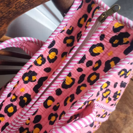 Quiltad bomullsväska - Rosa leopard