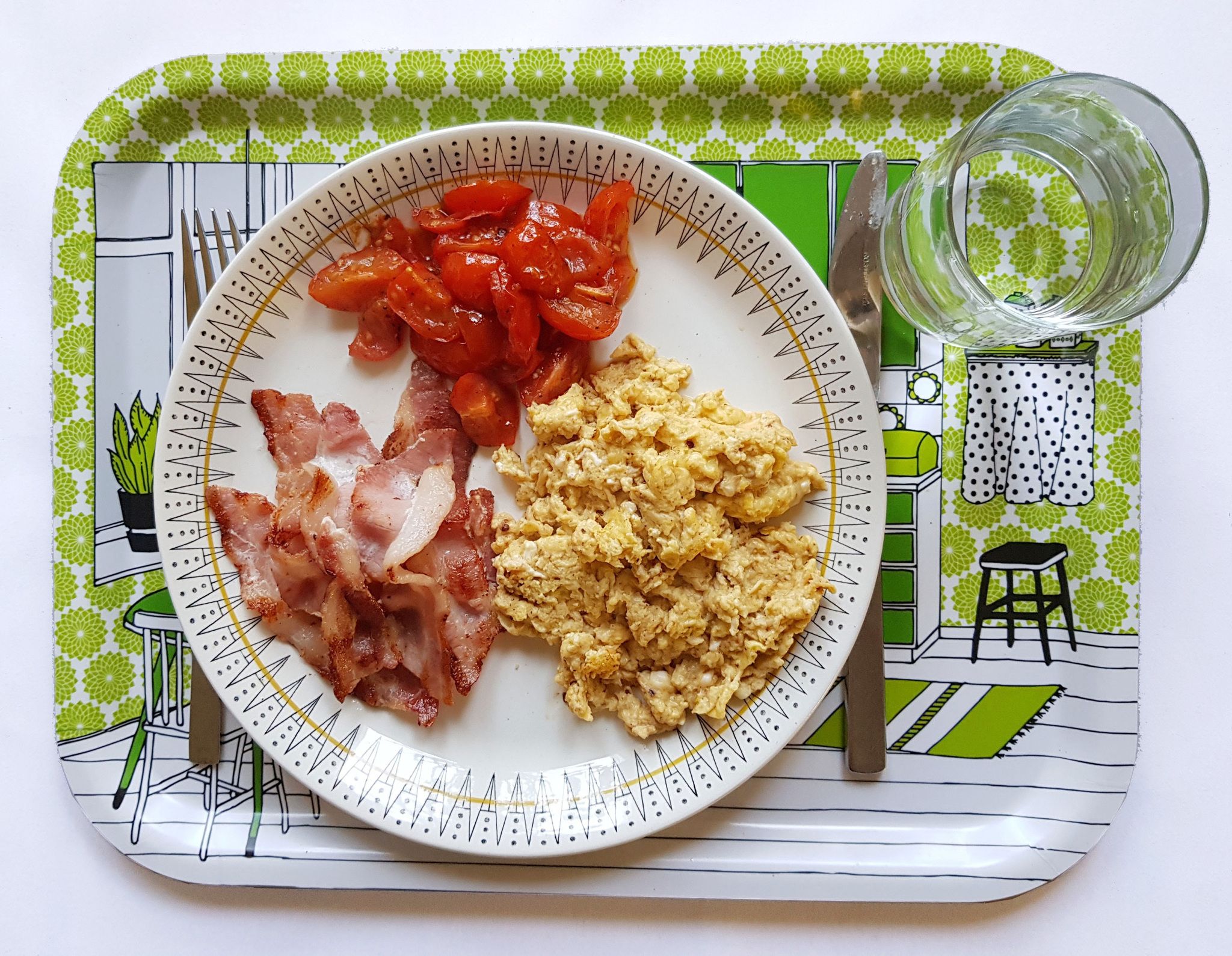 Brickan Funkiskök, en bricka med perfekt plats för middag för en,