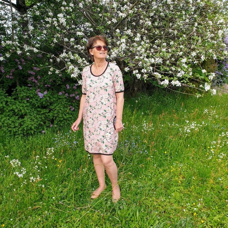 LADYJEN-KLÄNNING ÄPPELBLOM