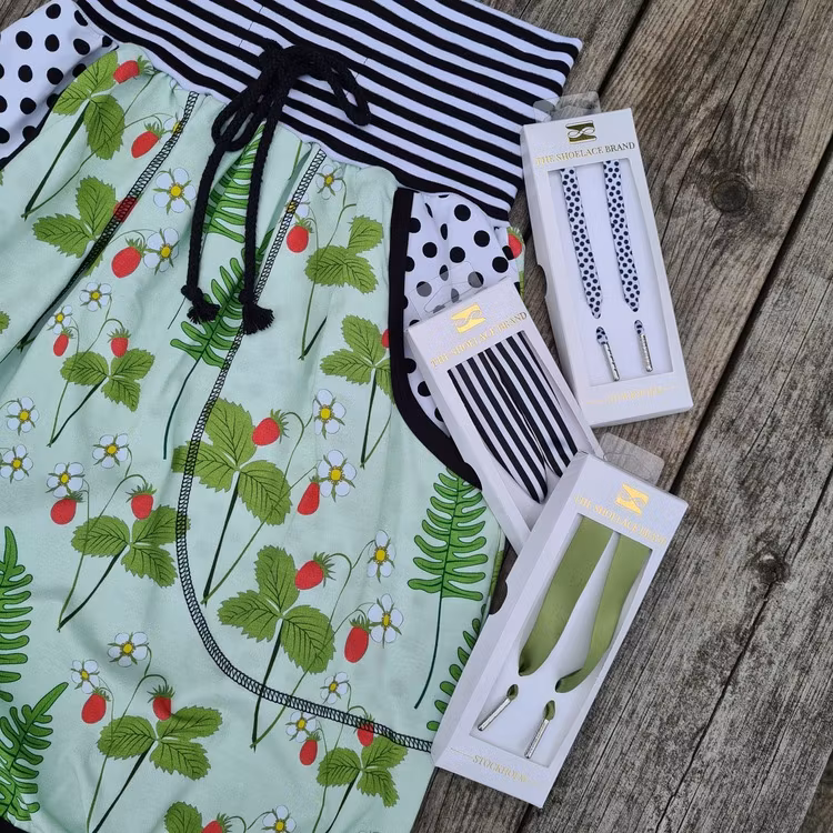 SKOSNÖRE - Striped scarf