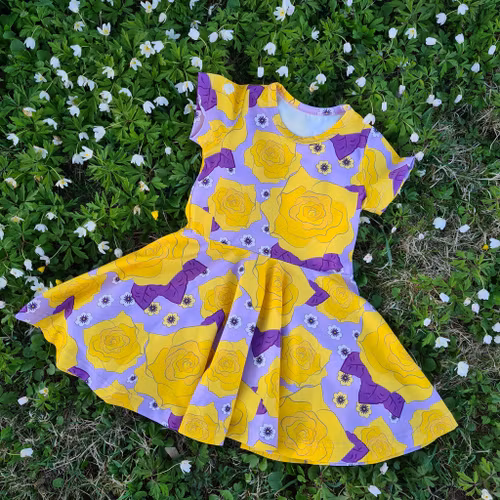 SNURRKLÄNNING - ROSOR & SOMMARSLÖJA Lila/gul