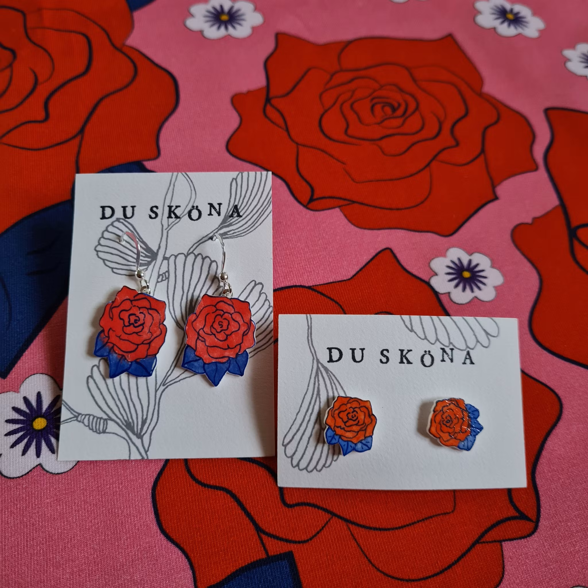 ÖRHÄNGEN ROSOR - Röda
