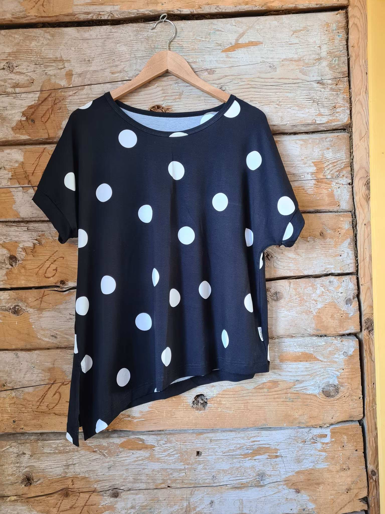 SVART TOPP - prickig
