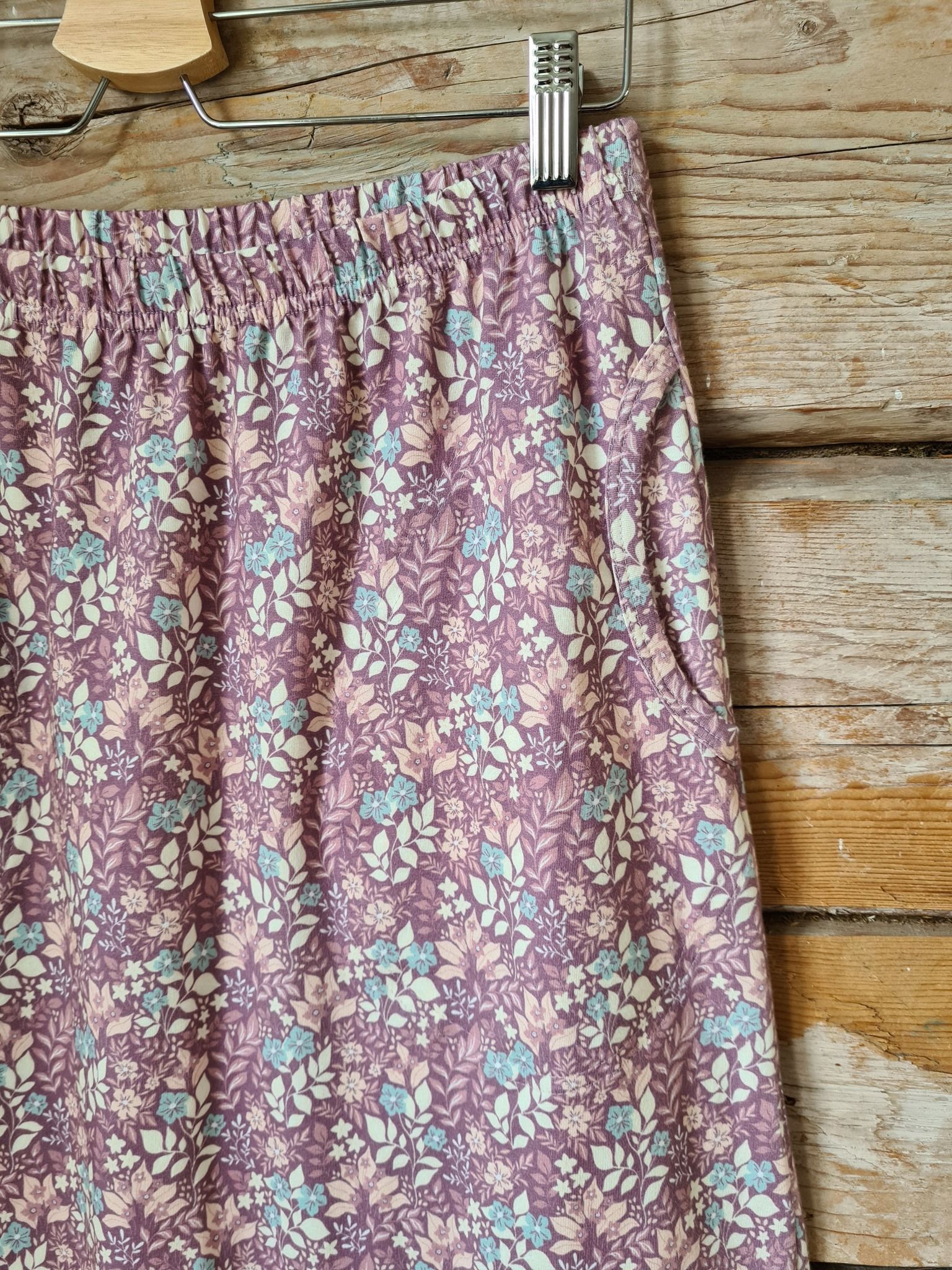 TRIKÅKJOL - småblommig lila