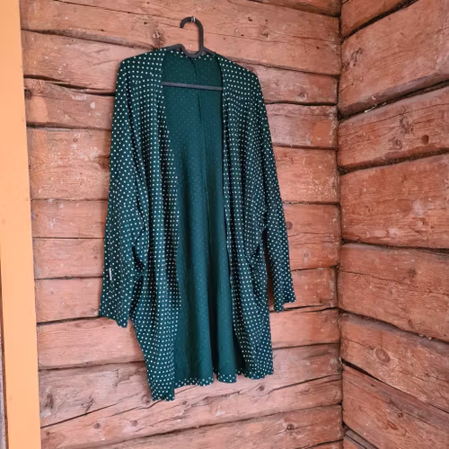 GRÖN KOFTA - PRICKIG