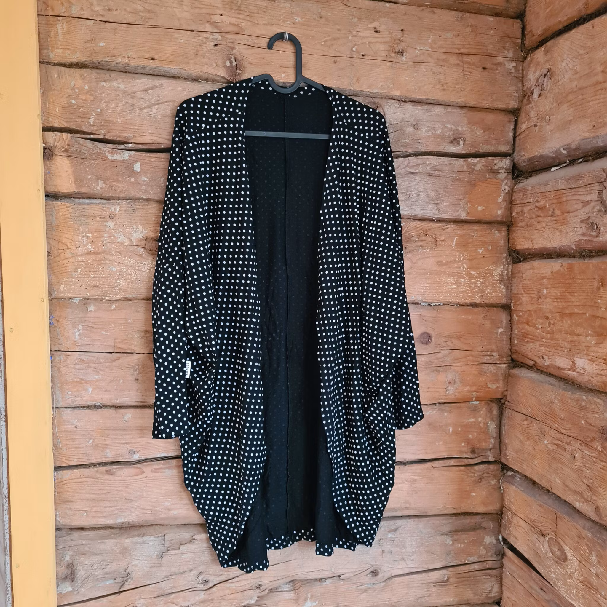 SVART KOFTA - PRICKIG