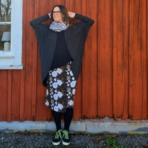 TRIKÅKJOL - Svart med blommor