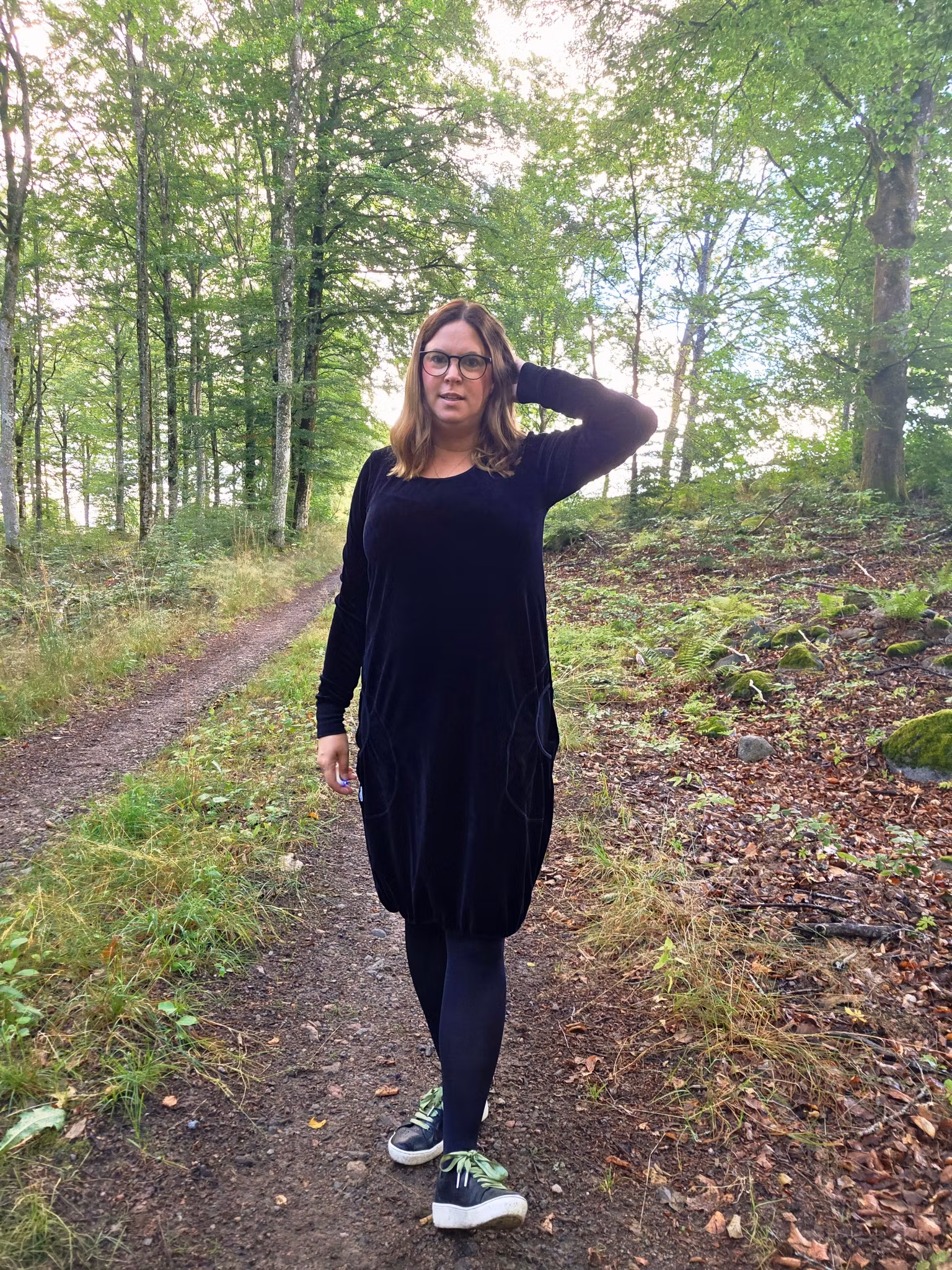 VELOURKLÄNNING - SVART