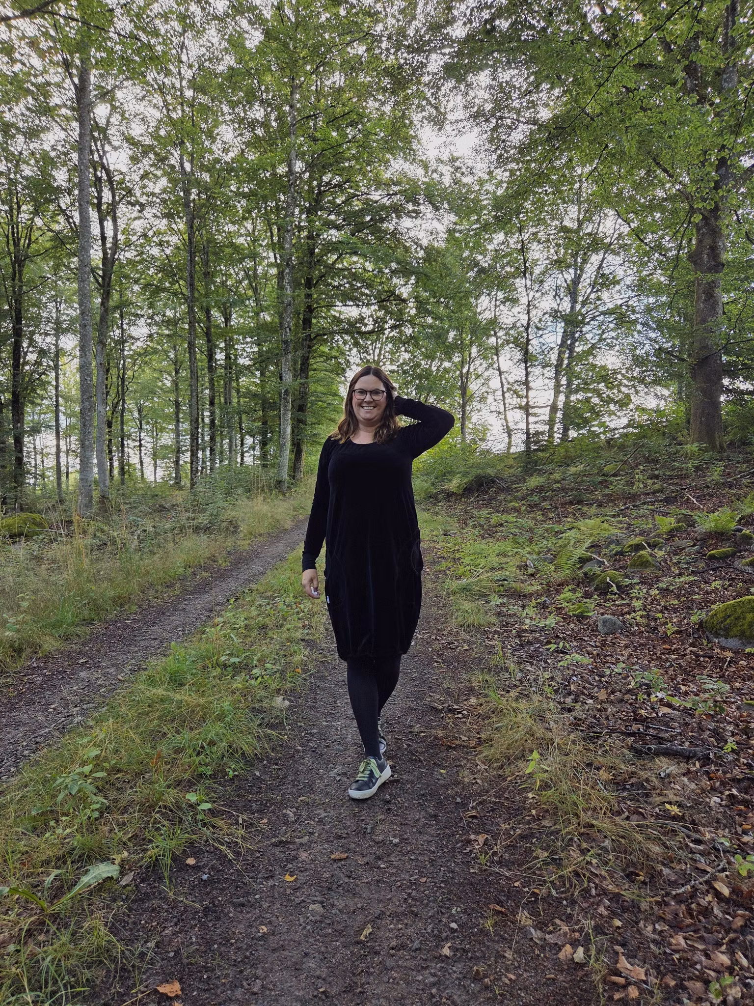 VELOURKLÄNNING - SVART