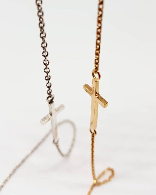 CROSS NECKLACE SILVER