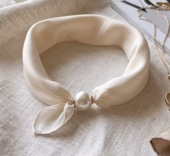 Scarf med pärla - Vanilj