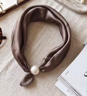 Scarf med pärla - Brun