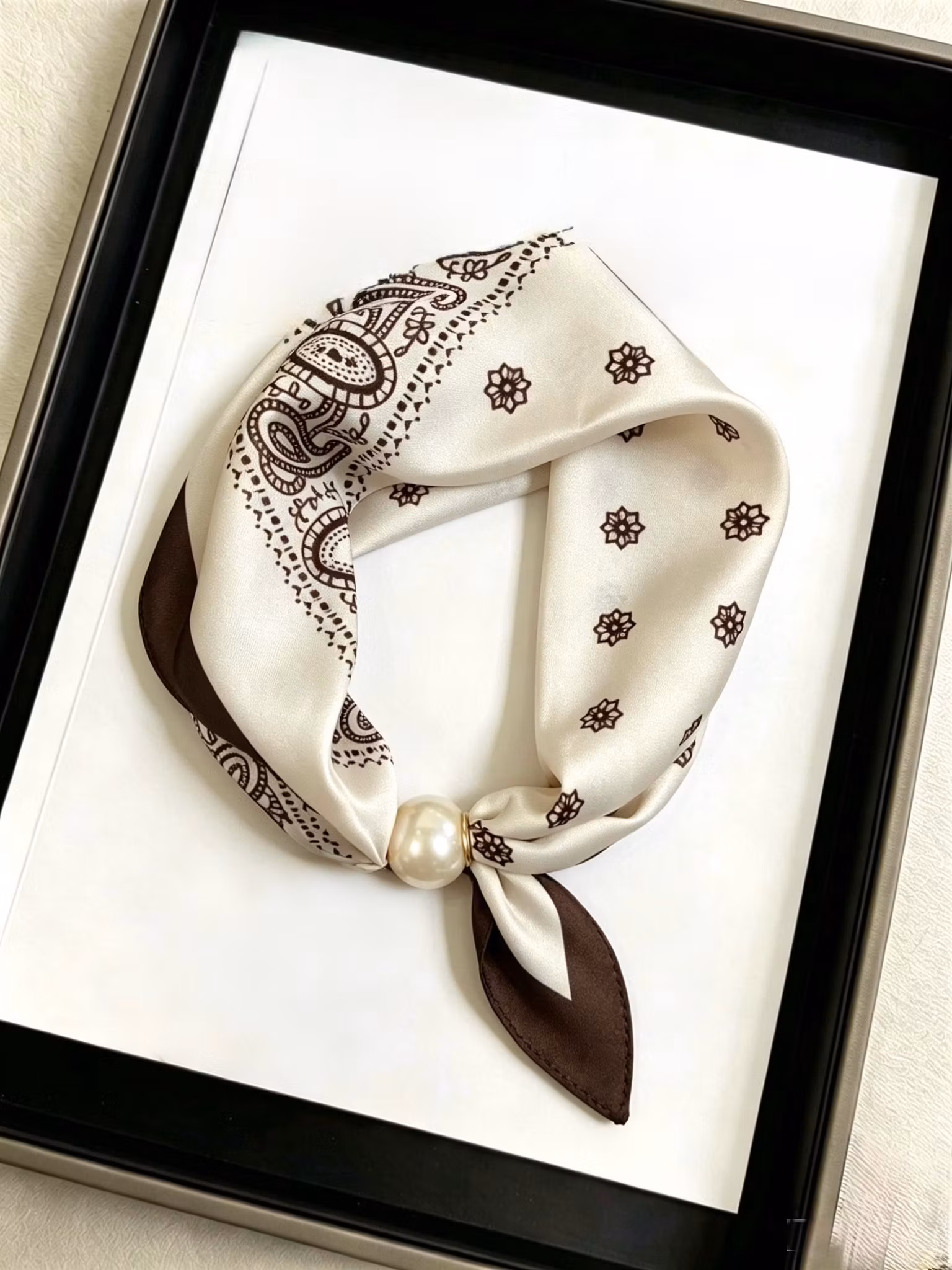 Scarf med pärla - Boel