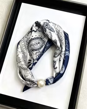 Scarf med pärla - Clara - Marinblå