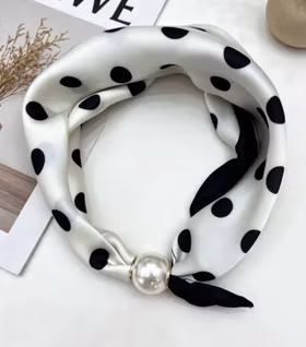 Scarf med pärla - Prick - Vit