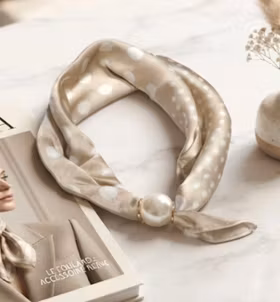 Scarf med pärla - Prick - Beige