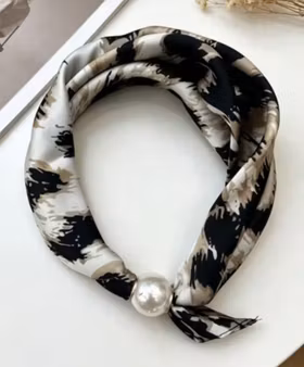 Scarf med pärla - Leo - Brun