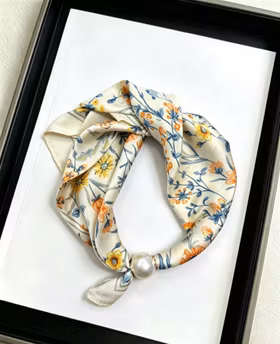 Scarf med pärla - Flora