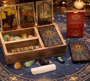 Tarotbox med Tre Fack och Korthållare