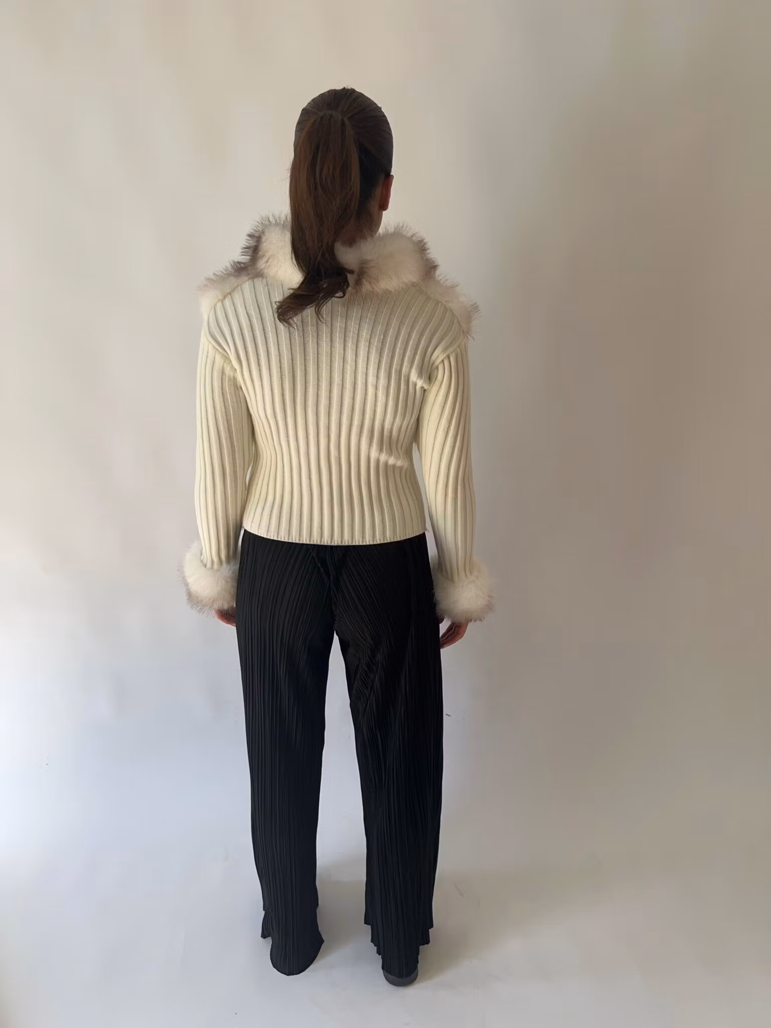 Alara fake fur jacket- beige/whte
