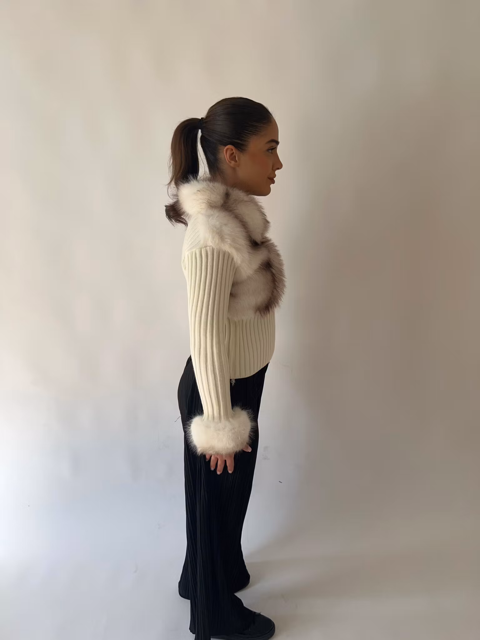 Alara fake fur jacket- beige/whte