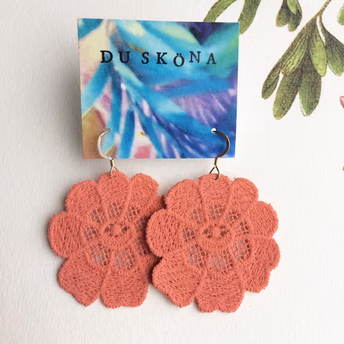 Blomma