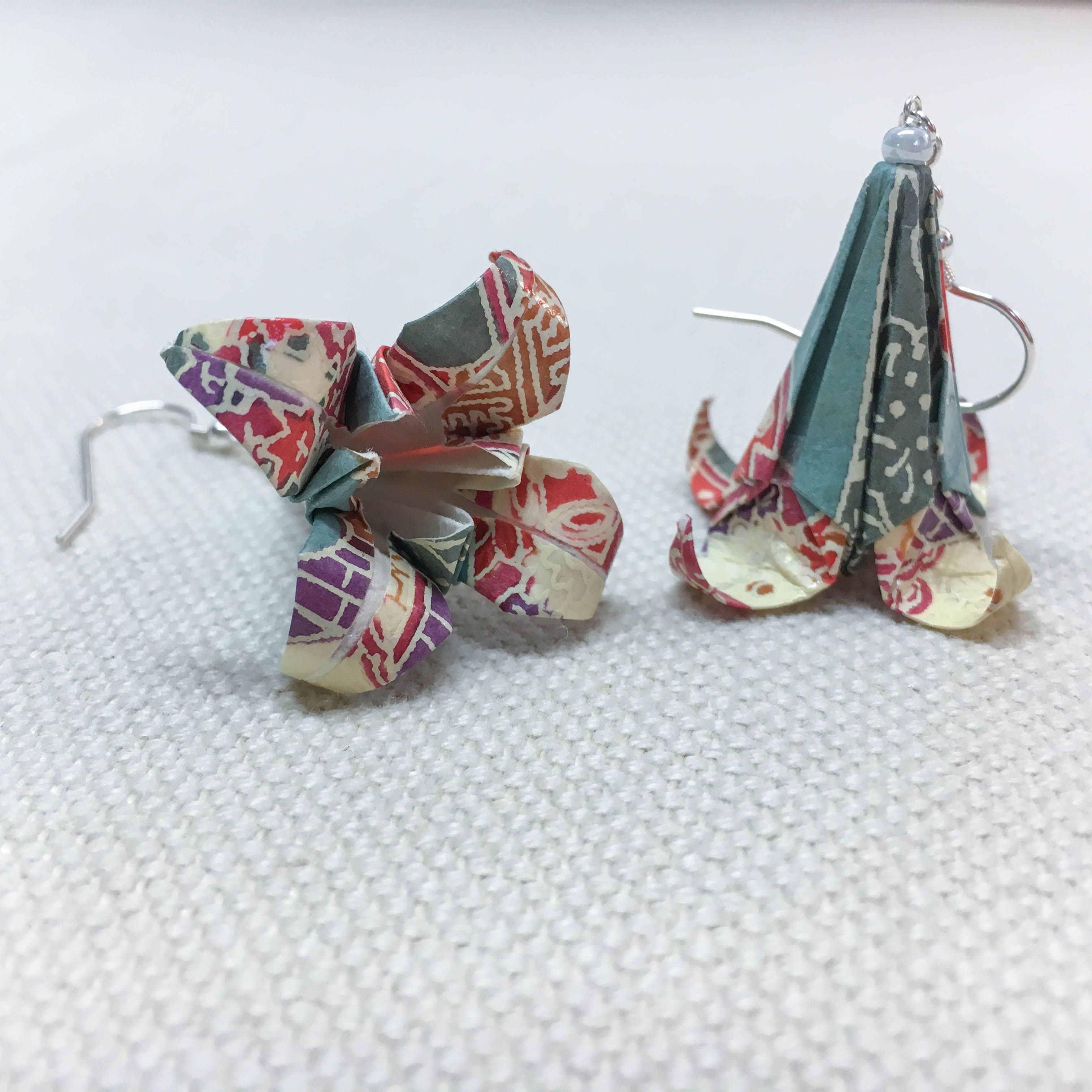 Örhänge Origami Lilja Par