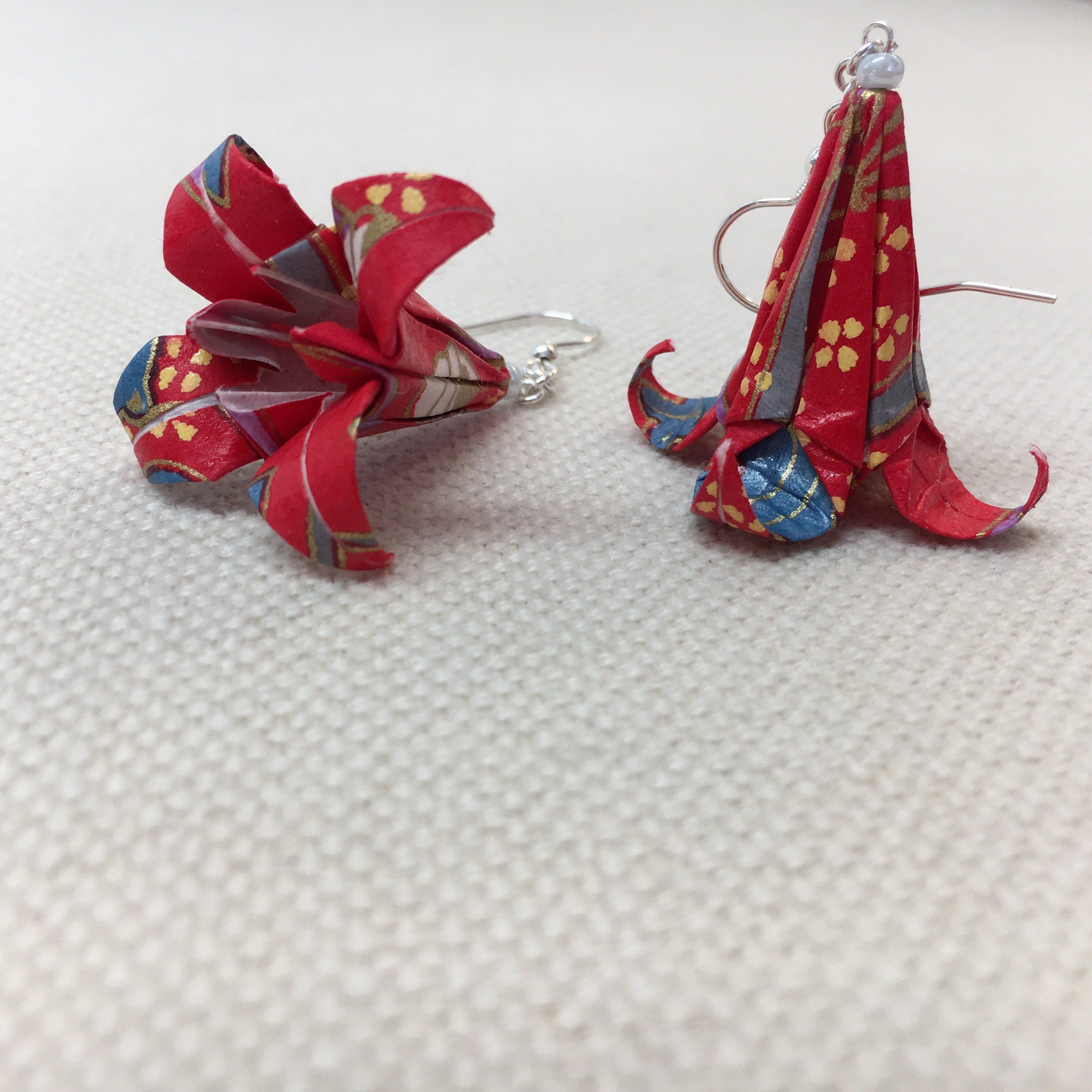 Örhänge Origami Lilja Par