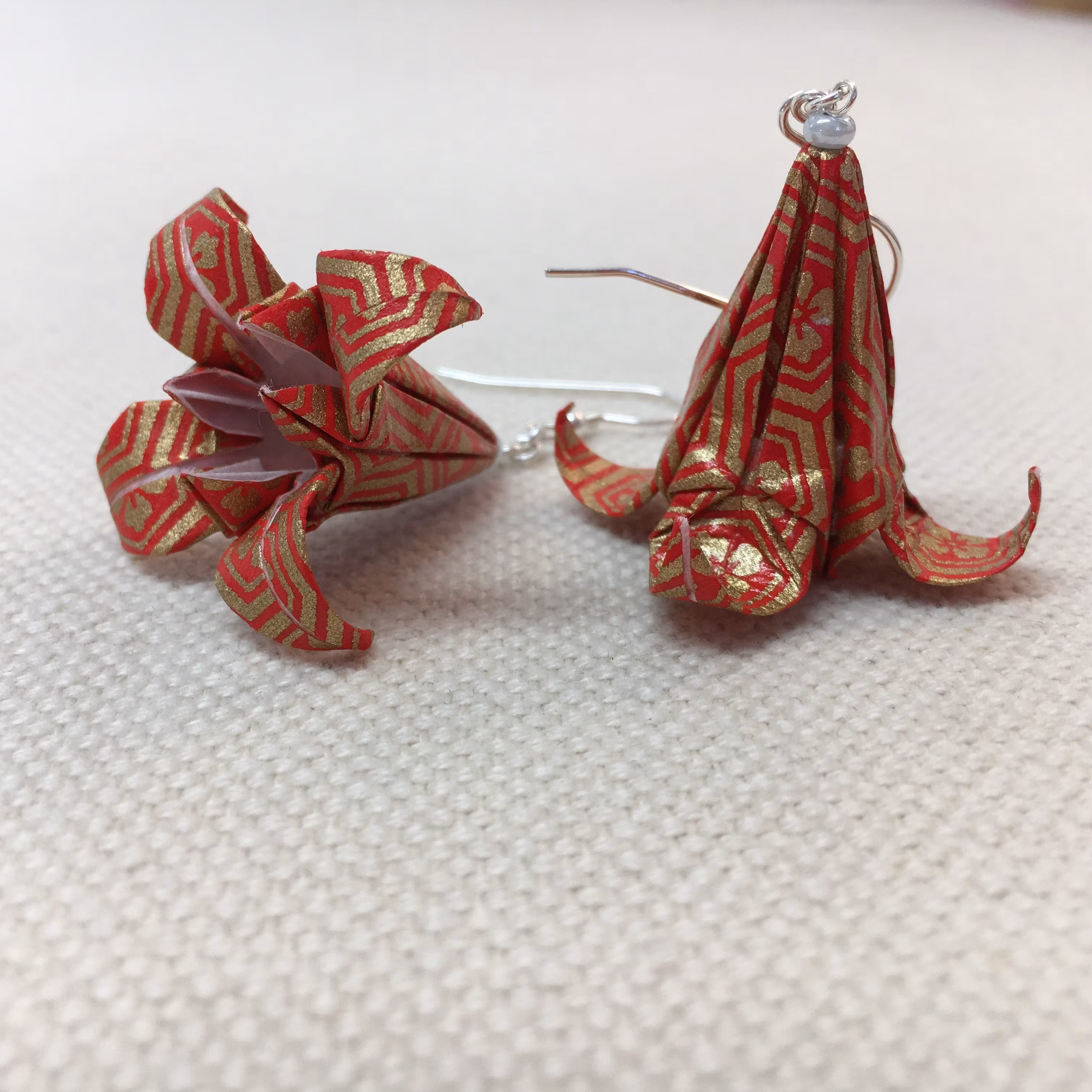 Örhänge Origami Lilja Par