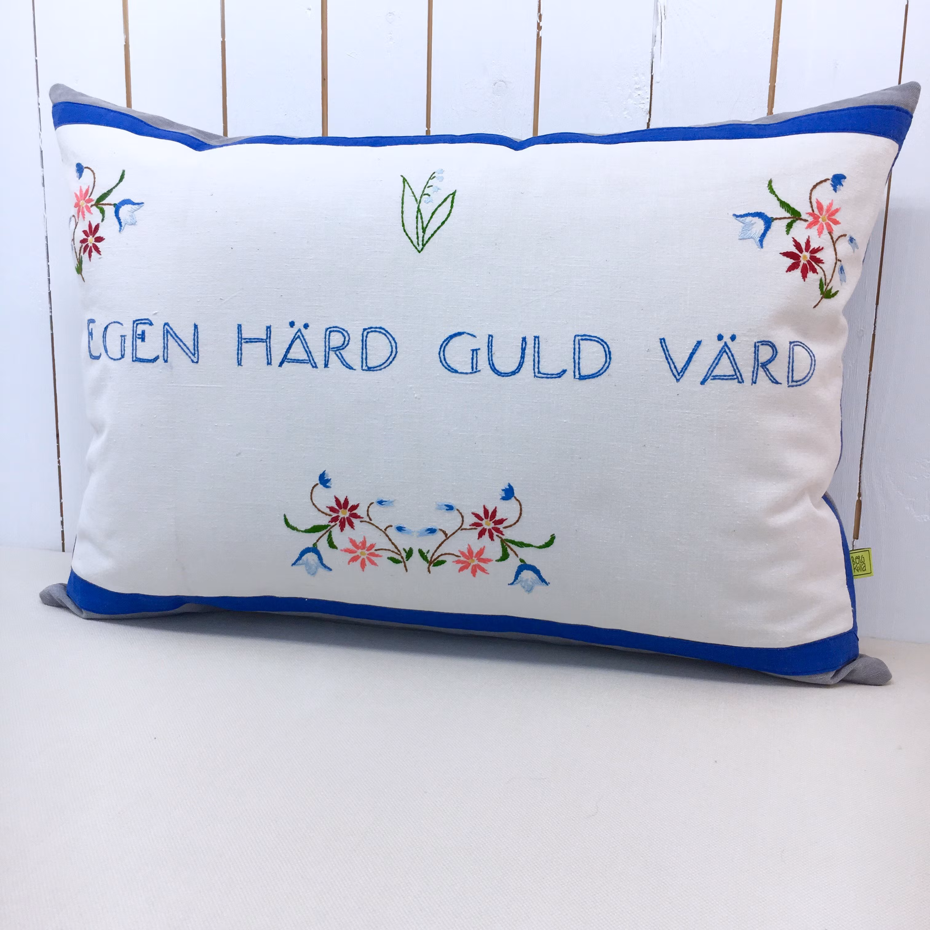 Bonadskudde Egen Härd Ljusgrå