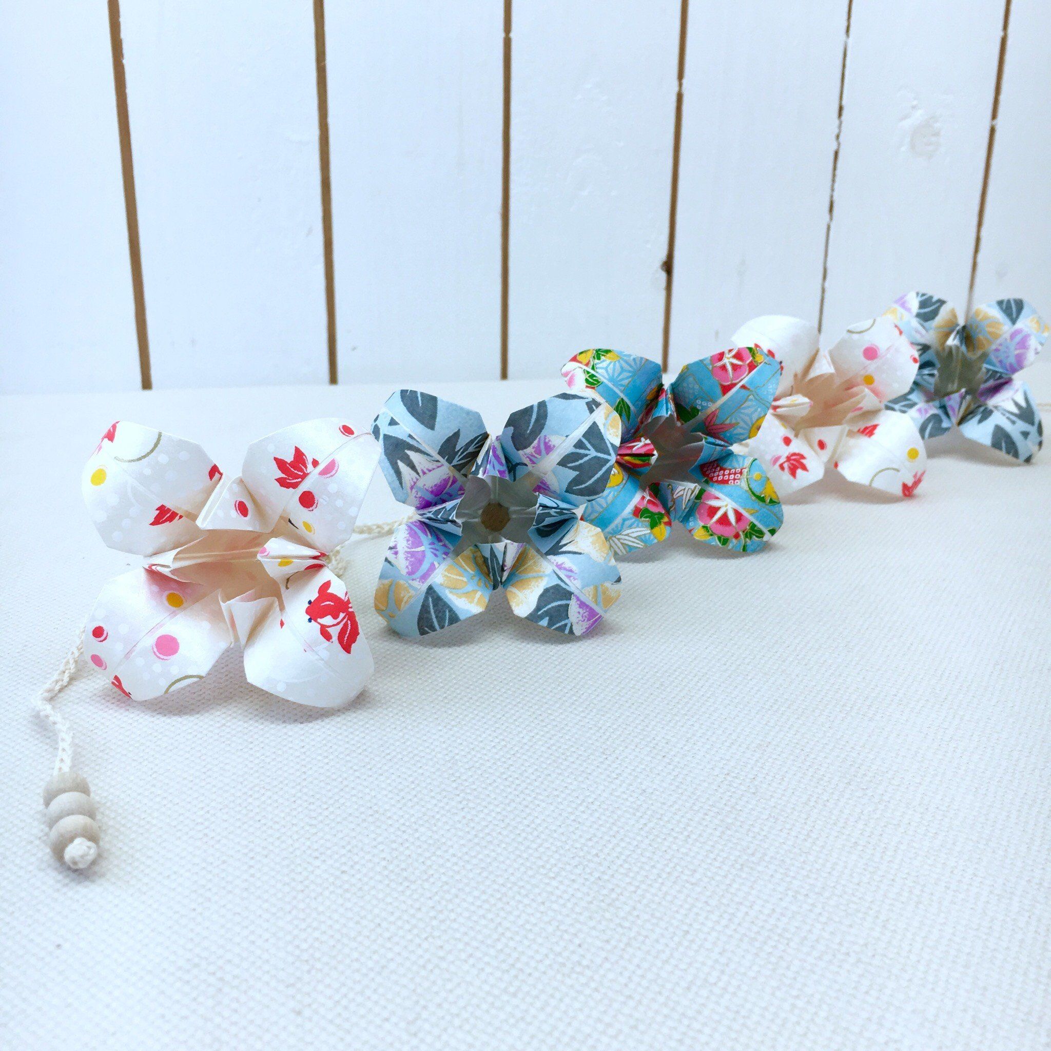 Origami-slinga White Koi