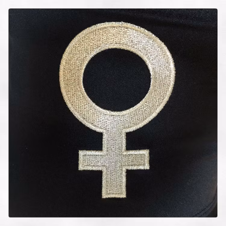 FEMINISTGUDINNA ”METALLIC” BADBYXA KORT