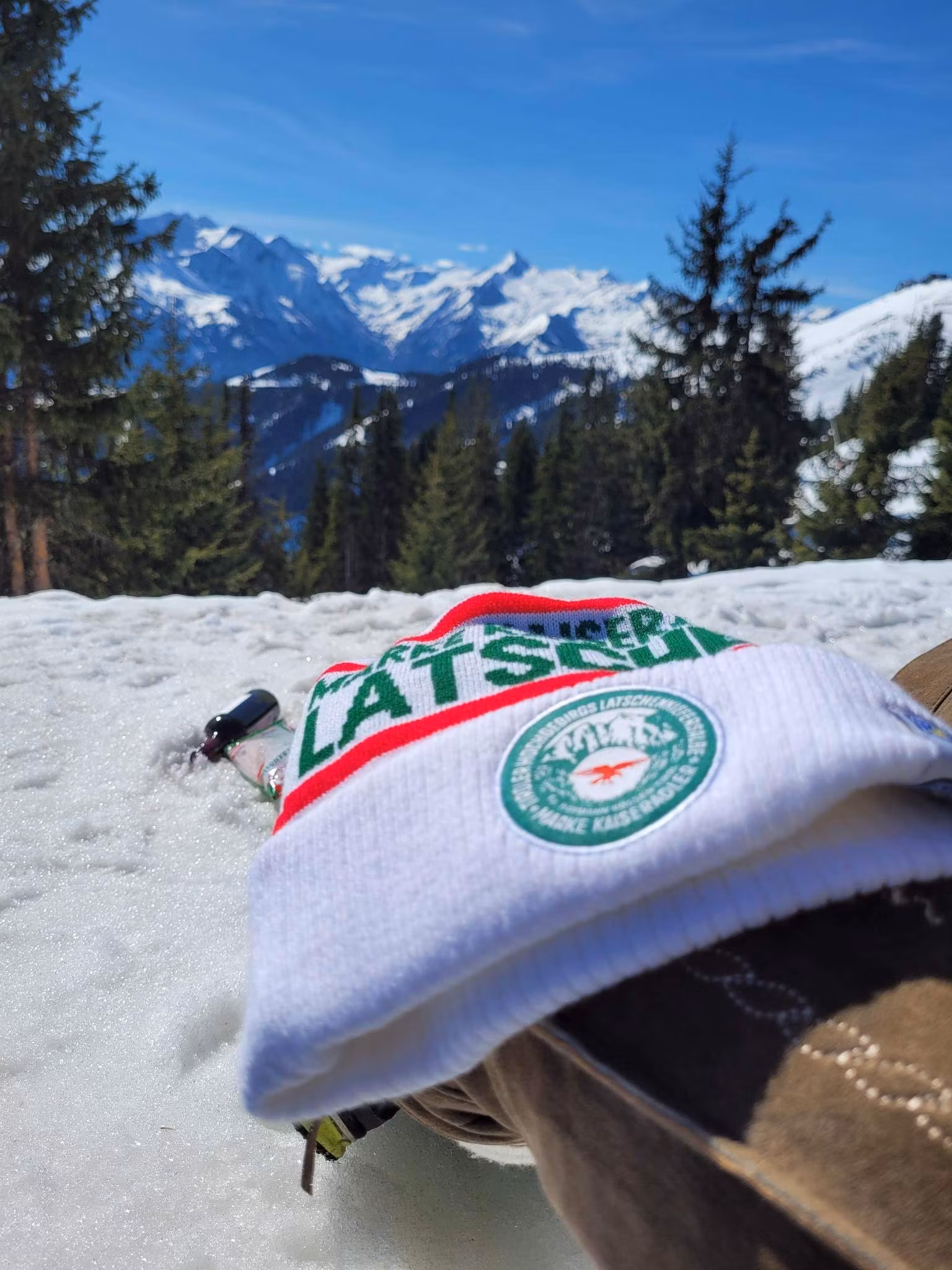 Mössa Latschenkiefer - Svart på en kvart.