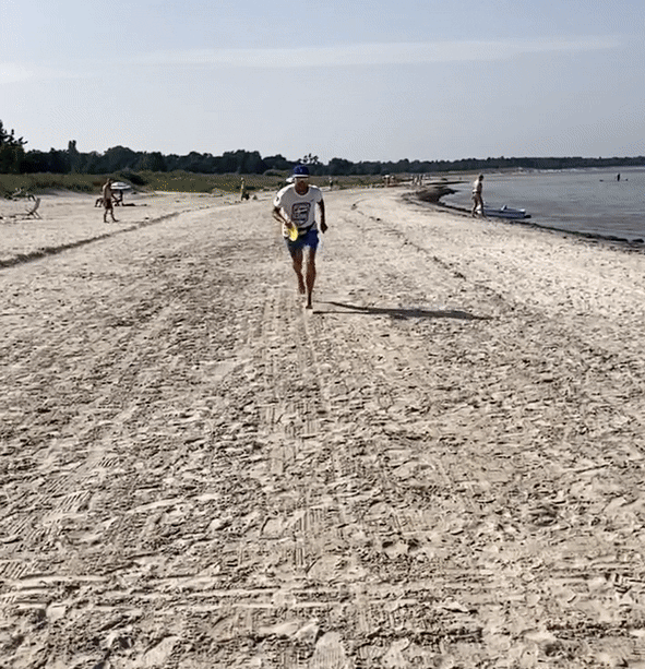 Frisbee - Summer Survival