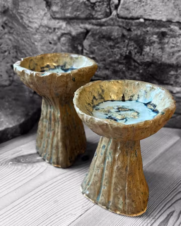 Invisible Crown piedestal Brun