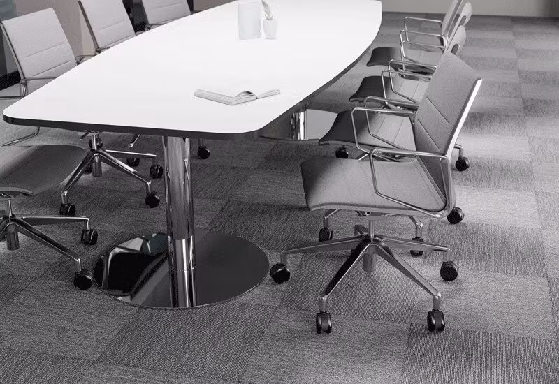 Styrelse – Konferensstol med mellan rygg