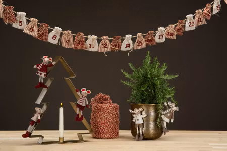 Adventskalender Häng Vinröd/Mullvad