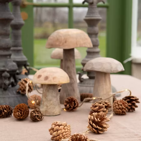Pine cone garland with Led