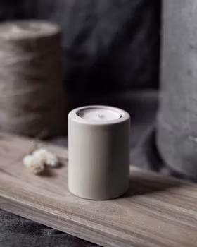 LEKVALL - Stor beige ljuslykta