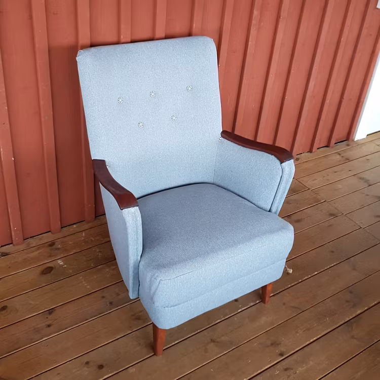 Fåtölj "Renoveringsuppdrag"